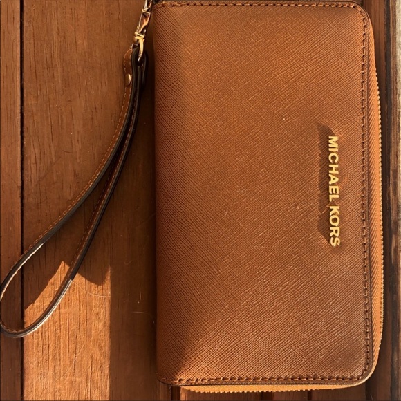 Michael Kors Wallet - Picture 1 of 2